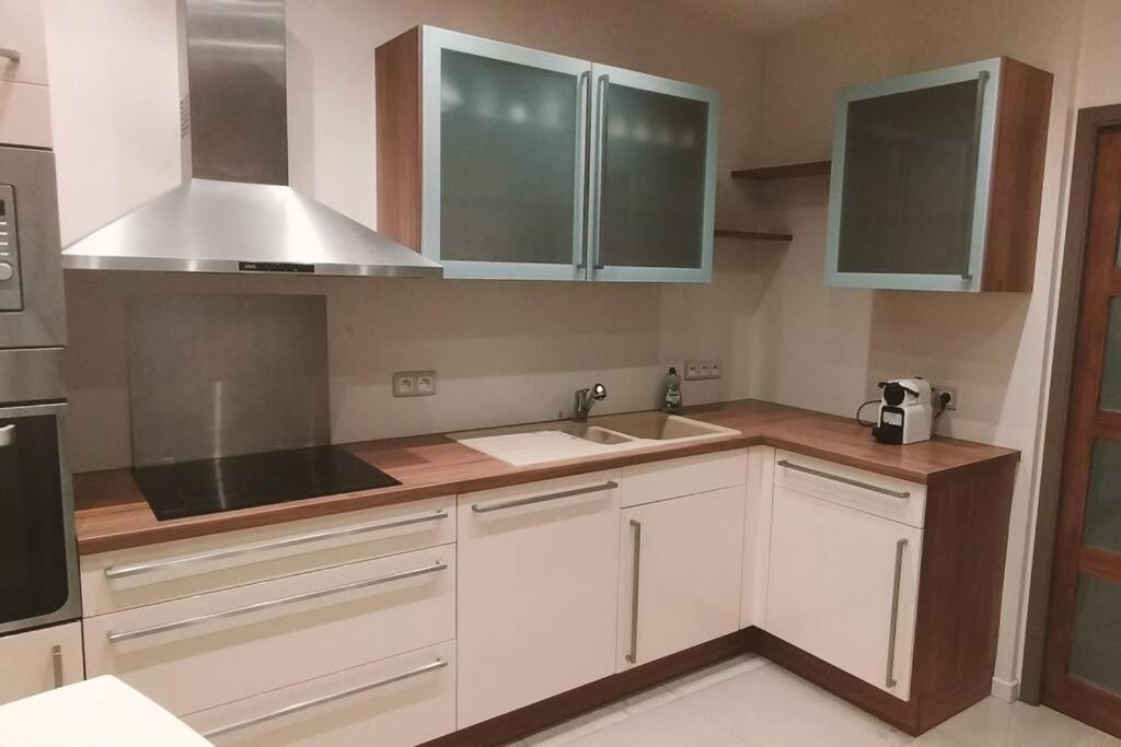 Appartement Au Pied Du Chateau Montbéliard Exterior foto